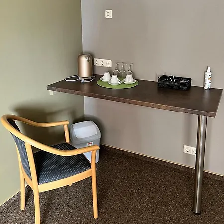 Mehrbett-zimmer *
